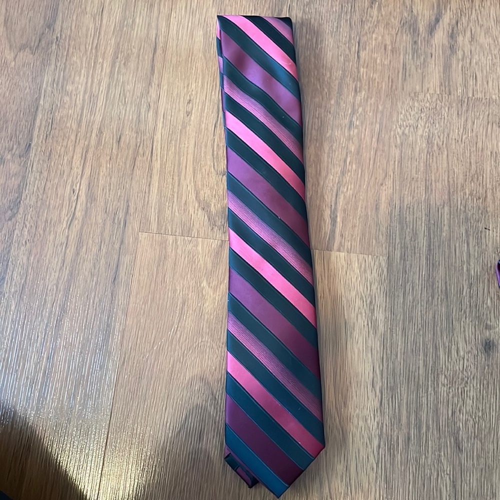 NWT - Mens Tie